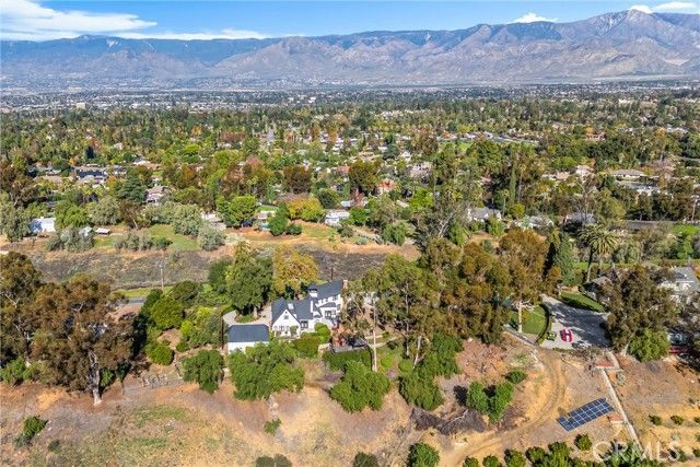 745 W Sunset Drive, Redlands, CA 92373