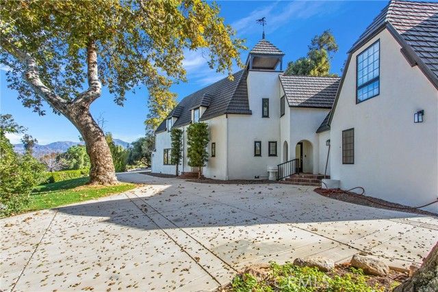 745 W Sunset Drive, Redlands, CA 92373