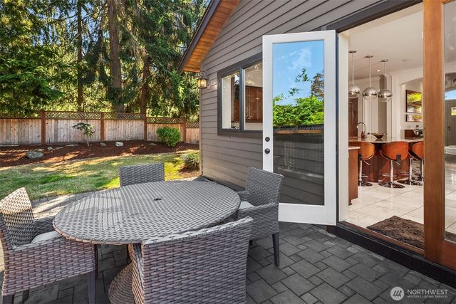 1736 125th Avenue SE, Bellevue, WA 98005