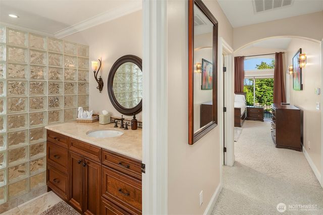 1736 125th Avenue SE, Bellevue, WA 98005