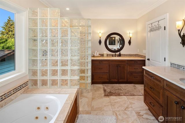 1736 125th Avenue SE, Bellevue, WA 98005