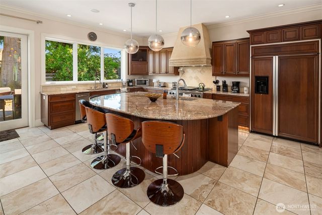 1736 125th Avenue SE, Bellevue, WA 98005