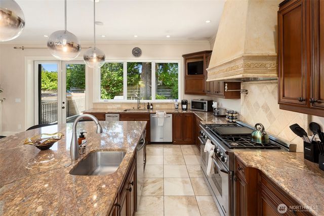1736 125th Avenue SE, Bellevue, WA 98005