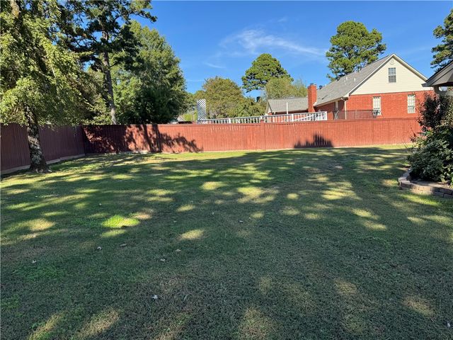 1406 Shalimar Circle, Russellville, AR 72802