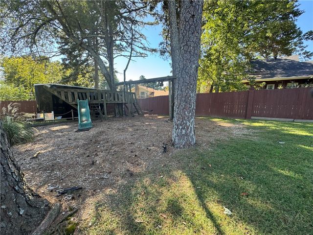 1406 Shalimar Circle, Russellville, AR 72802