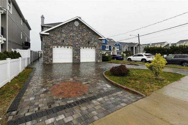 4563 Decatur Place, Island Park, NY 11558