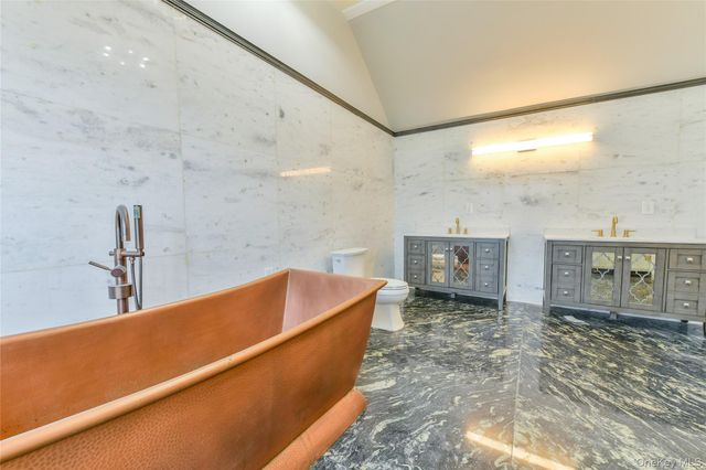 4563 Decatur Place, Island Park, NY 11558