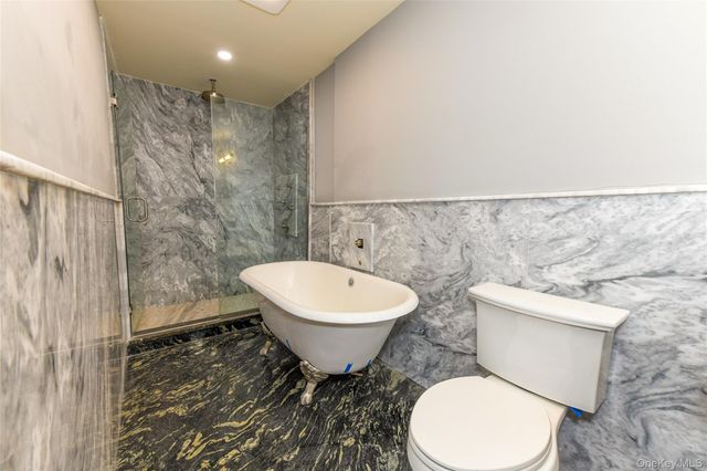 4563 Decatur Place, Island Park, NY 11558