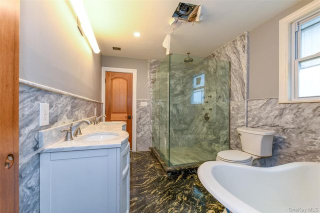 4563 Decatur Place, Island Park, NY 11558
