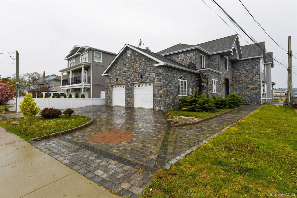 4563 Decatur Place, Island Park, NY 11558