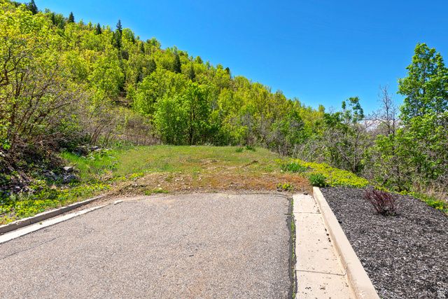 4695 S THOUSAND OAKS DR, Salt Lake City, UT 84124
