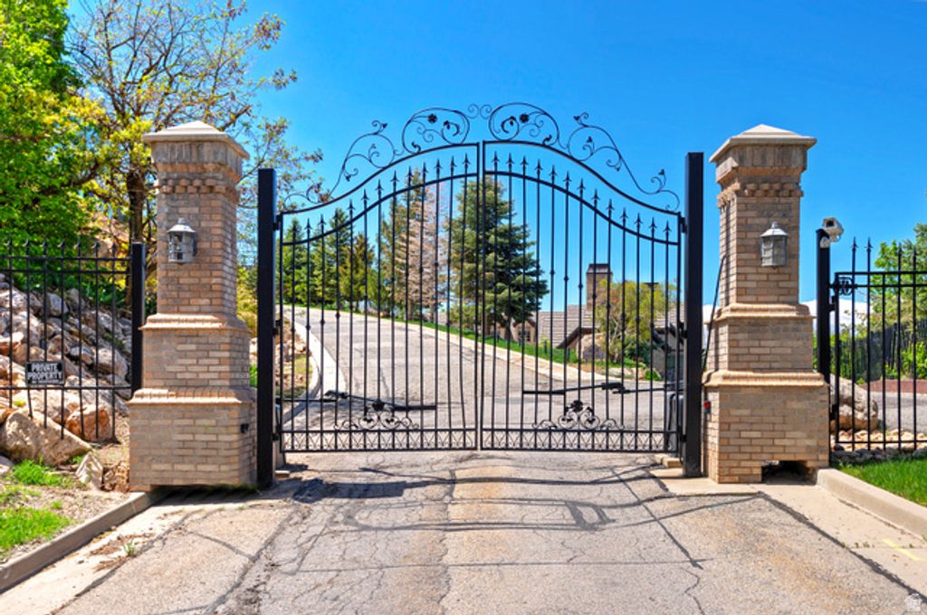 4695 S THOUSAND OAKS DR, Salt Lake City, UT 84124 — photo 2