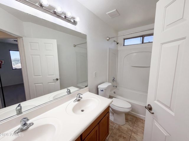 4643 W SHUMWAY FARM Road, Laveen, AZ 85339