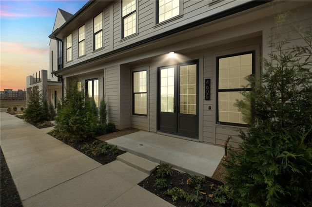 4605 S 47th Street, Rogers, AR 72758