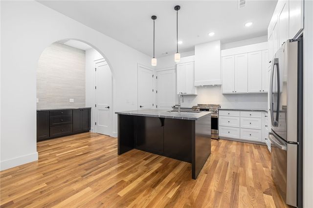 4605 S 47th Street, Rogers, AR 72758