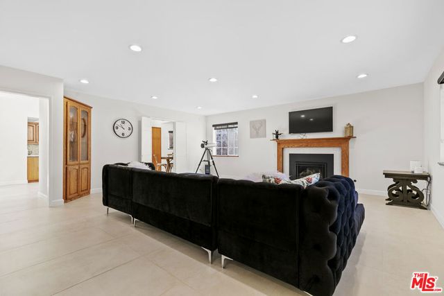 812 Glenbrook Drive, Frazier Park, CA 93225