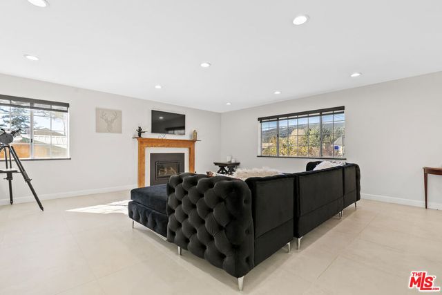 812 Glenbrook Drive, Frazier Park, CA 93225