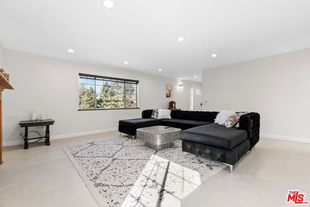 812 Glenbrook Drive, Frazier Park, CA 93225