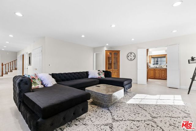 812 Glenbrook Drive, Frazier Park, CA 93225