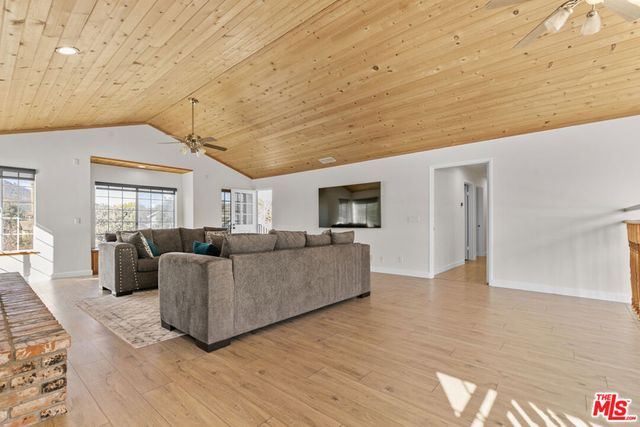 812 Glenbrook Drive, Frazier Park, CA 93225