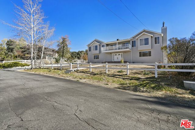 812 Glenbrook Drive, Frazier Park, CA 93225