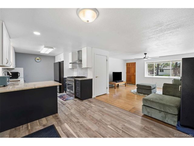 957 E 9th Ave, Broomfield, CO 80020