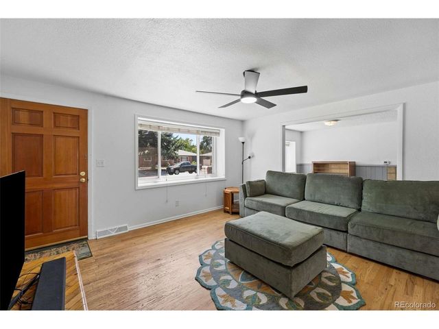 957 E 9th Ave, Broomfield, CO 80020