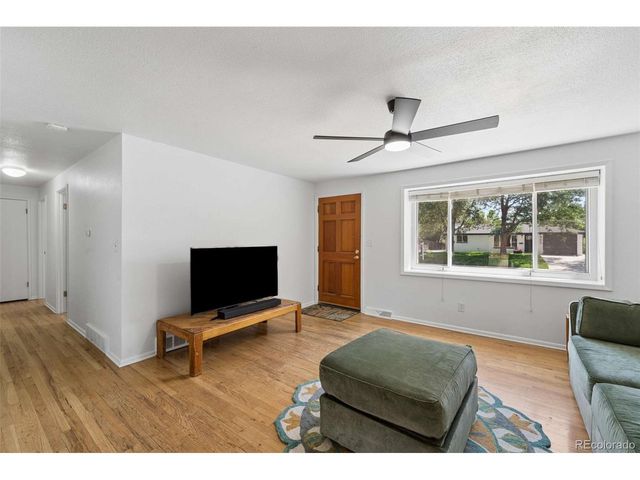 957 E 9th Ave, Broomfield, CO 80020