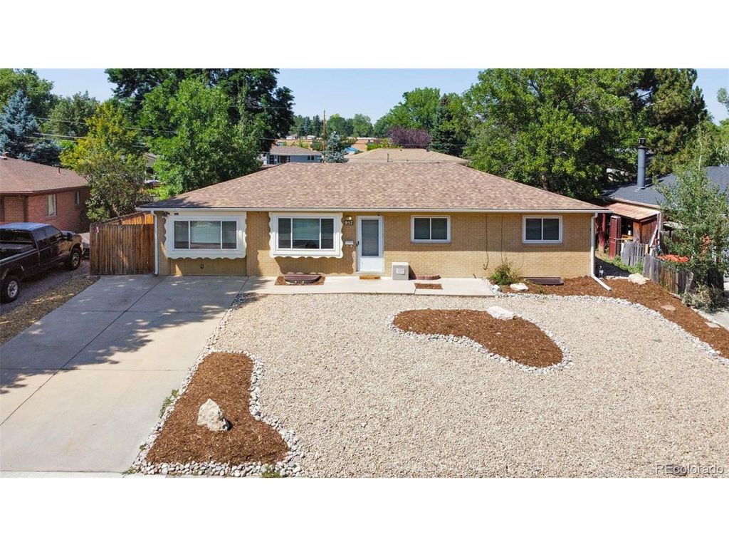 957 E 9th Ave, Broomfield, CO 80020