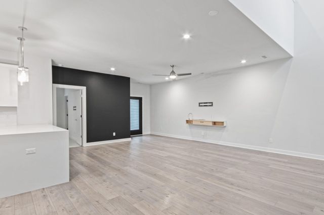 255 Nomo Place, Crown Point, IN 46307