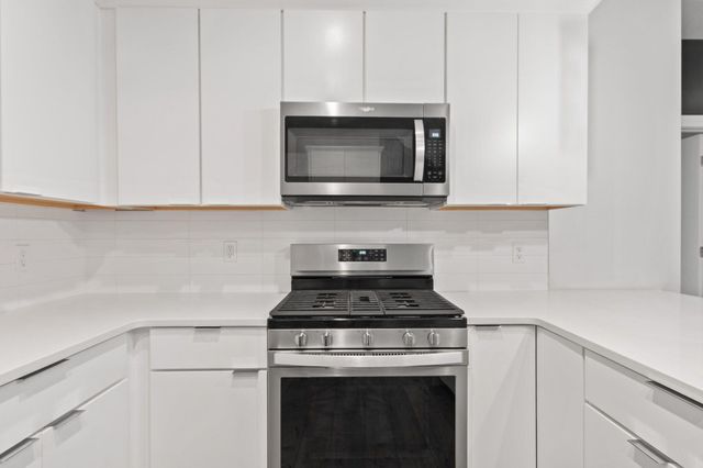 255 Nomo Place, Crown Point, IN 46307