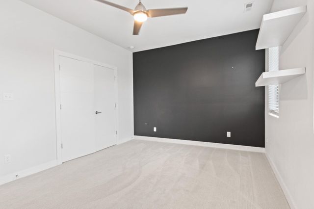 255 Nomo Place, Crown Point, IN 46307