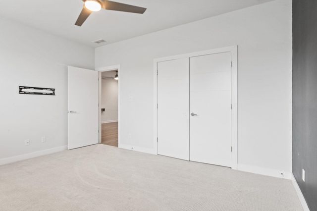 255 Nomo Place, Crown Point, IN 46307