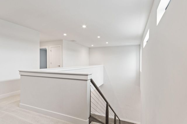 255 Nomo Place, Crown Point, IN 46307