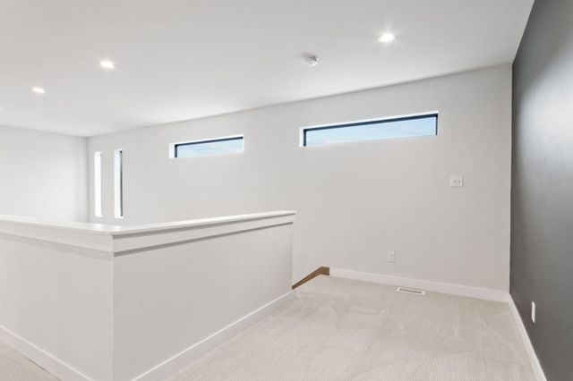 255 Nomo Place, Crown Point, IN 46307