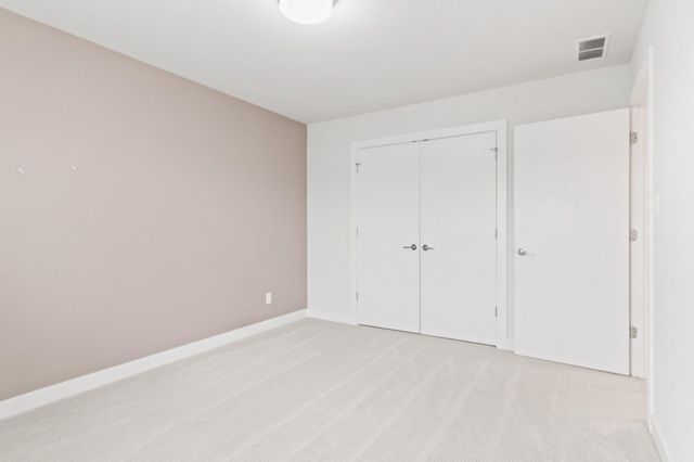 255 Nomo Place, Crown Point, IN 46307