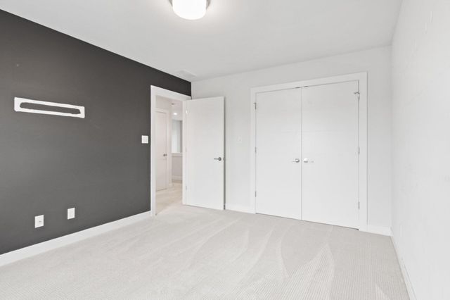 255 Nomo Place, Crown Point, IN 46307