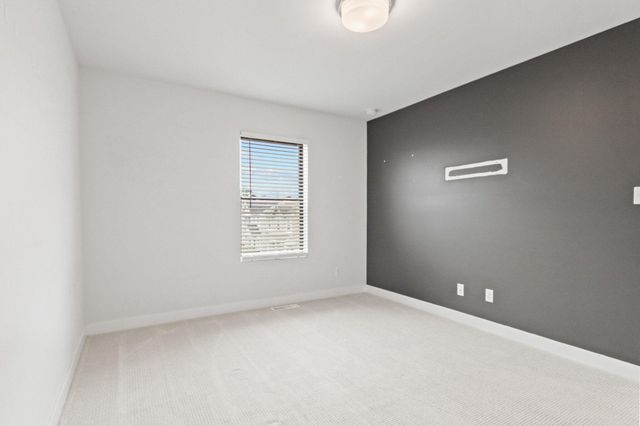 255 Nomo Place, Crown Point, IN 46307