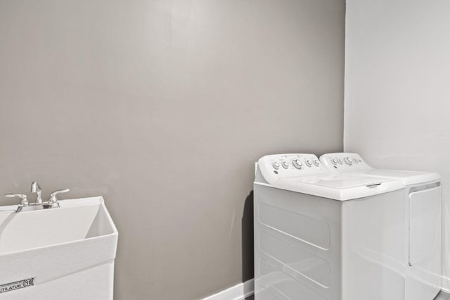 255 Nomo Place, Crown Point, IN 46307