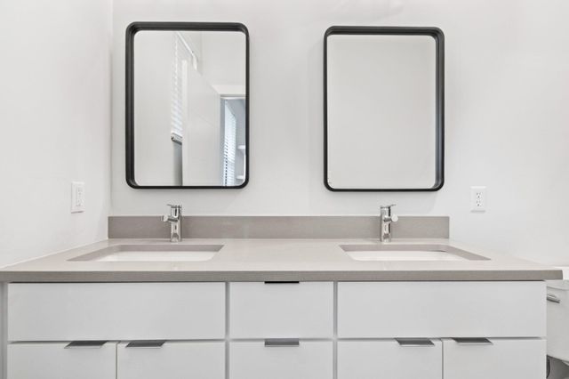 255 Nomo Place, Crown Point, IN 46307