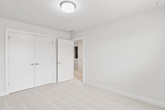 255 Nomo Place, Crown Point, IN 46307