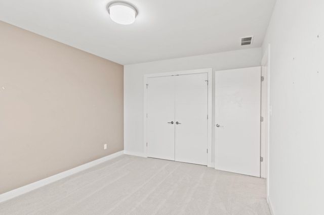 255 Nomo Place, Crown Point, IN 46307