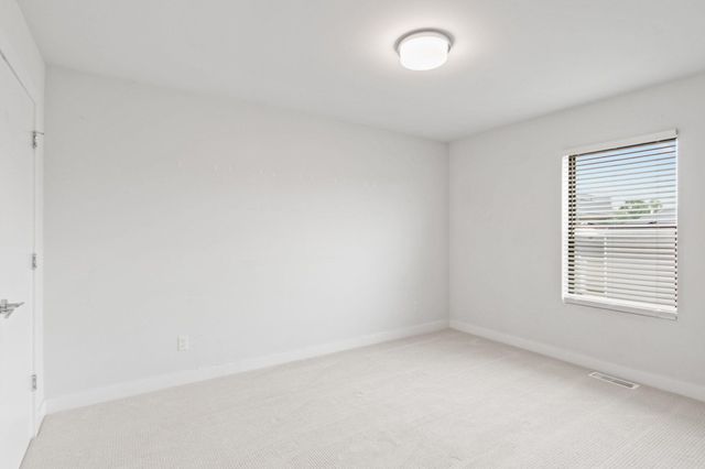 255 Nomo Place, Crown Point, IN 46307