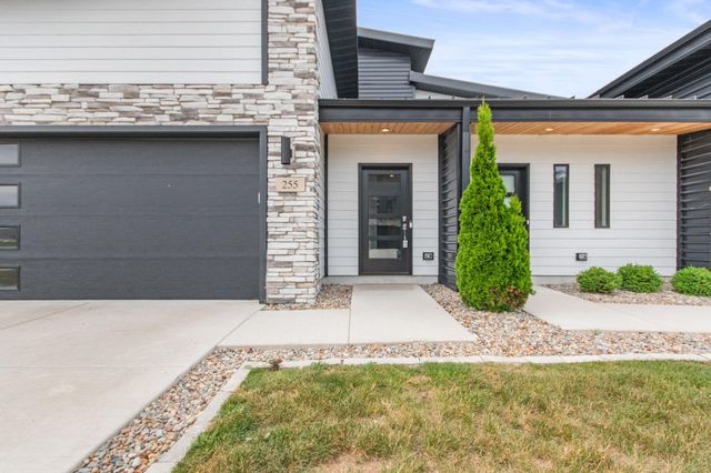 255 Nomo Place, Crown Point, IN 46307