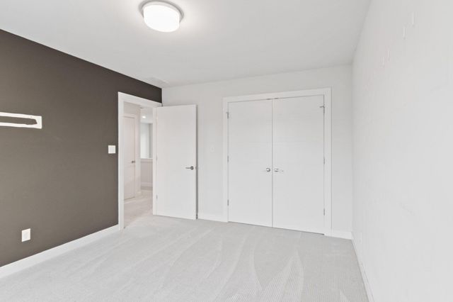 255 Nomo Place, Crown Point, IN 46307