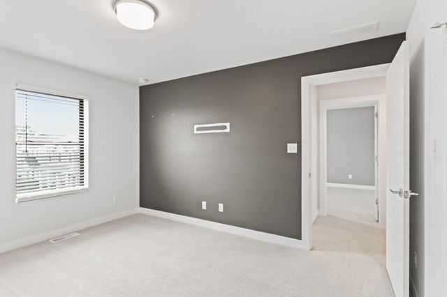 255 Nomo Place, Crown Point, IN 46307