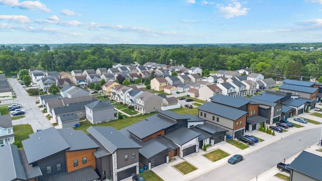 255 Nomo Place, Crown Point, IN 46307