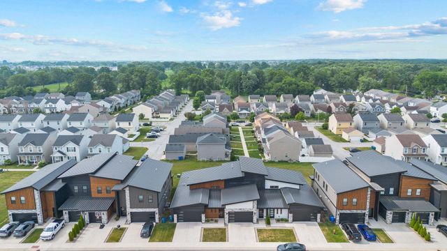 255 Nomo Place, Crown Point, IN 46307