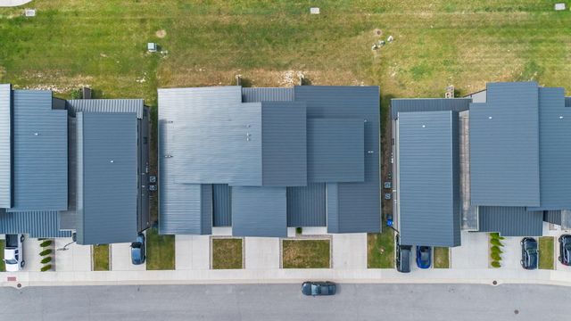 255 Nomo Place, Crown Point, IN 46307