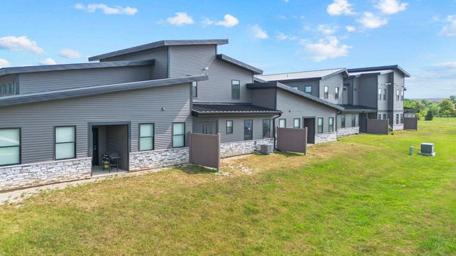 255 Nomo Place, Crown Point, IN 46307